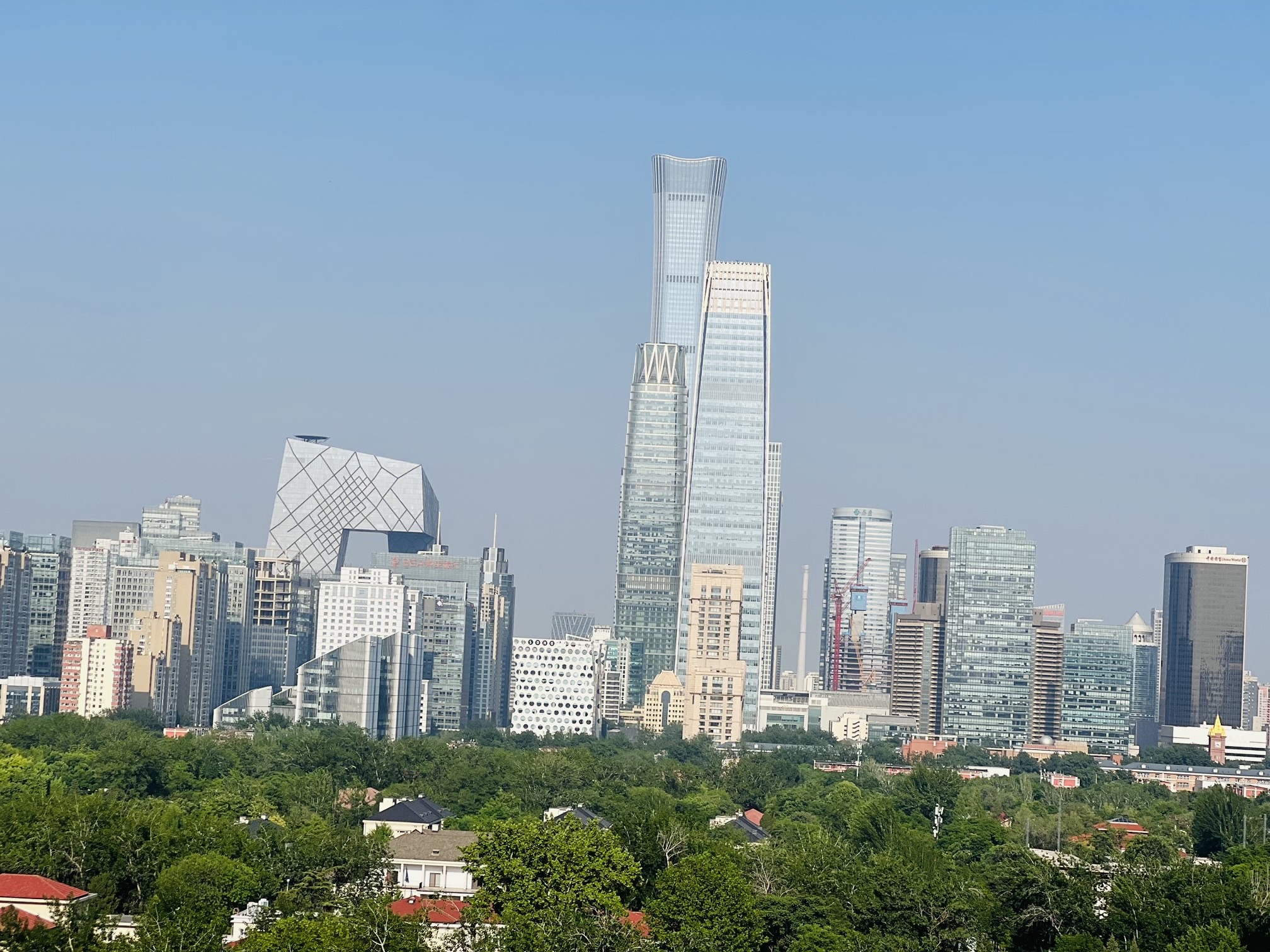 Foreign Journalists Explore Dongcheng District in the Heart of Beijing